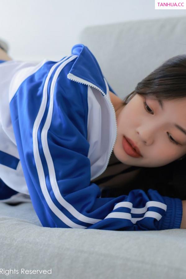 明日花桃桃  明日花桃桃澳门旅拍 蓝色校服下青春活力第39张图片